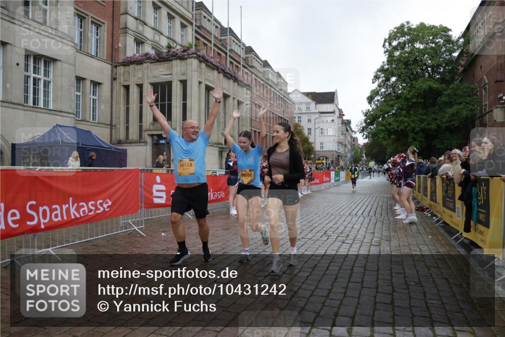 13.09.2026 - Kiel Lauf Yannick Fuchs http://msf.ph/oto/10431242 13.09.2026 11:15:34 Ziel 155, 1246, 3087, 5327, 11871, 12831, 12832, 12833, 12834, 155, 2092, 2401, 10116, 10124, 2414, 4309, 4571, 9175, 9708, 10116, 10124 meine-sportfotos.de