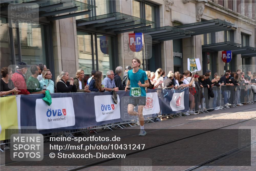 13.09.2026 - 21. swb-Marathon Bremen Strokosch-Dieckow http://msf.ph/oto/10431247 13.09.2026 13:11:04 Ziel 382, 1349, 2087, 3440, 3448, 3484, 3899, 4429, 6274, 7109, 8474, 8982, 9291, 9618, 9762, 335, 384, 697, 1385, 1498, 2021, 2347, 2759, 3484, 3647, 4023, 4475, 4571, 5079, 5155, 5168, 5314, 5387, 6471, 6657, 7115, 7136, 8183, 9410, 9622, 9659, 13248 meine-sportfotos.de
