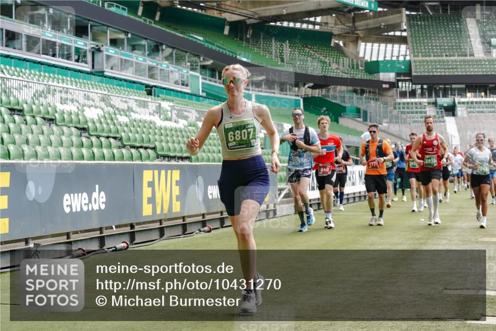 13.09.2026 - 21. swb-Marathon Bremen Michael Burmester http://msf.ph/oto/10431270 13.09.2026 13:04:10 Laufen im Stadion 178, 209, 210, 488, 534, 565, 596, 725, 762, 881, 940, 1014, 1239, 1307, 1343, 1373, 1456, 1458, 1460, 1479, 1611, 1649, 1653, 1656, 1687, 1771, 1780, 1941, 2023, 2223, 2276, 2369, 2421, 2430, 2434, 2452, 2513, 2625, 2723, 2779, 2851, 2867, 2872, 2891, 2900, 2910, 2919, 2934, 2957, 2977, 3028, 3114, 3135, 3217, 3320, 3343, 3360, 3402, 3419, 3425, 3454, 3460, 3496, 3510, 3521, 3579, 3585, 3597, 3618, 3796, 3846, 3859, 3909, 3938, 3970, 3983, 4077, 4133, 242 meine-sportfotos.de