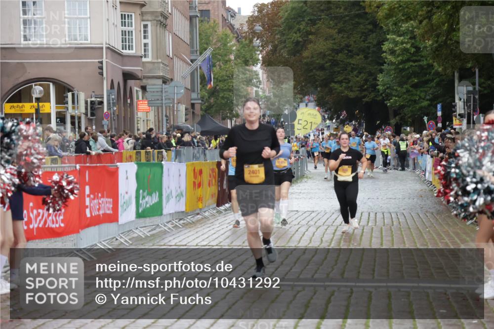 13.09.2026 - Kiel Lauf Yannick Fuchs http://msf.ph/oto/10431292 13.09.2026 11:15:48 Ziel 2414, 4309, 4571, 9175, 9708, 155, 1246, 2401, 3087, 5327, 11871, 12831, 12832, 12833, 12834, 1605, 2511, 3196, 4216, 9204, 9348, 2092 meine-sportfotos.de
