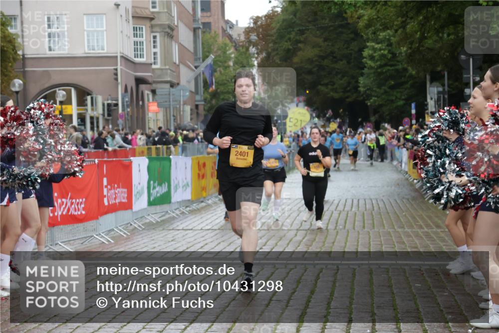 13.09.2026 - Kiel Lauf Yannick Fuchs http://msf.ph/oto/10431298 13.09.2026 11:15:49 Ziel 2414, 4309, 4571, 9175, 9708, 155, 1246, 2401, 3087, 5327, 11871, 12831, 12832, 12833, 12834, 1605, 2511, 3196, 4216, 9204, 9348, 2092 meine-sportfotos.de