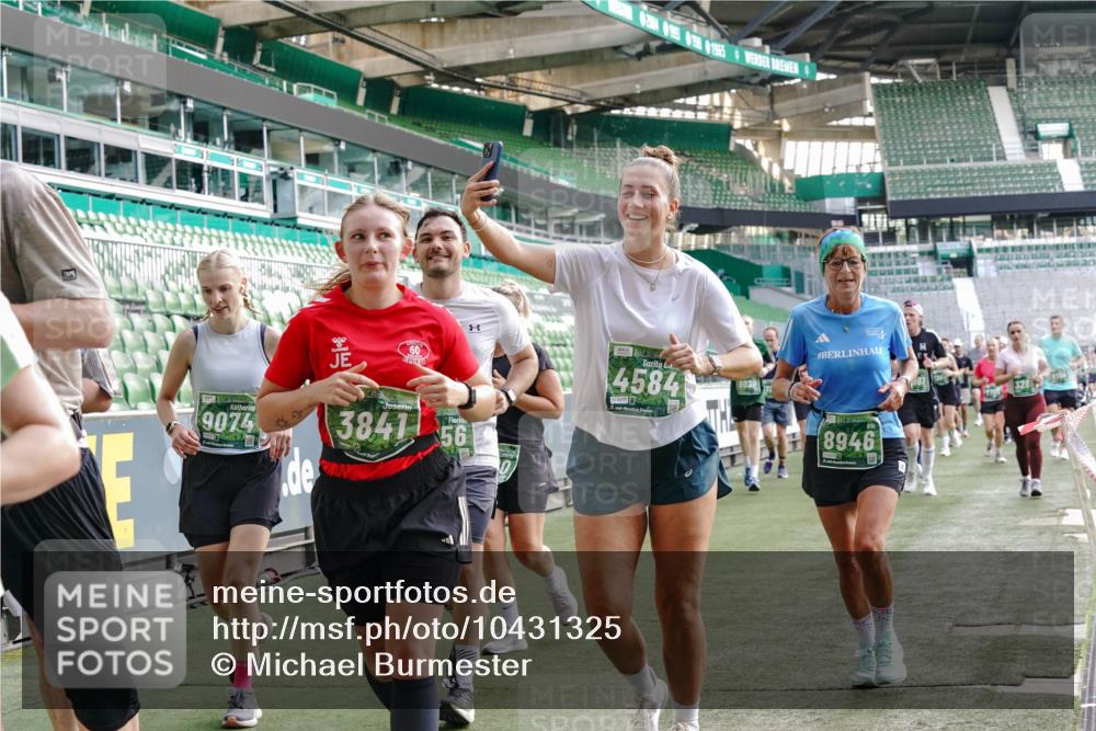 13.09.2026 - 21. swb-Marathon Bremen Michael Burmester http://msf.ph/oto/10431325 13.09.2026 13:28:45 Laufen im Stadion 111, 220, 357, 422, 476, 478, 597, 685, 726, 729, 754, 829, 888, 925, 986, 1079, 1220, 1298, 1325, 1384, 1496, 1608, 1615, 1741, 1769, 1777, 1958, 1984, 2236, 2326, 2365, 2436, 2472, 2502, 2574, 2593, 2740, 2743, 2862, 2868, 2876, 2924, 2991, 3020, 3061, 3073, 3129, 3154, 3219, 3238, 3274, 3321, 3361, 3589, 3594, 3595, 3605, 3678, 3694, 3755, 3758, 3798, 3826, 3853, 3885, 3907, 3953, 3965, 3971, 3978, 3987, 4011, 4108, 4238, 4457, 4660 meine-sportfotos.de