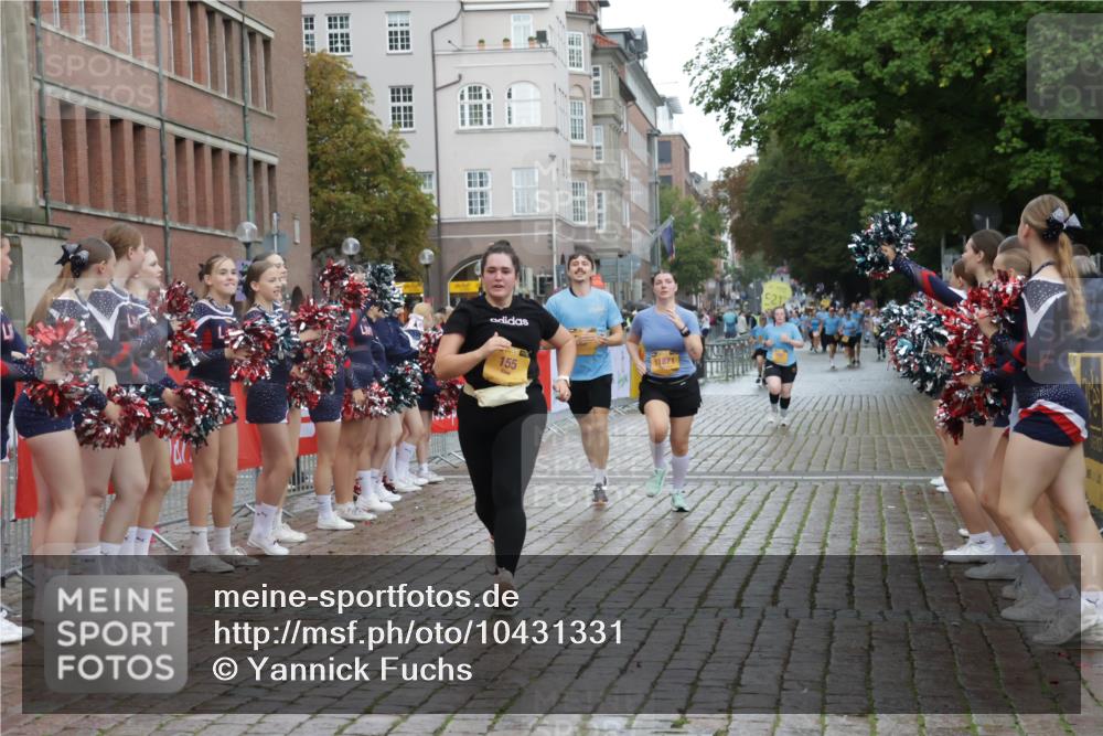 13.09.2026 - Kiel Lauf Yannick Fuchs http://msf.ph/oto/10431331 13.09.2026 11:15:55 Ziel 1605, 2414, 4309, 4571, 9204, 9348, 9708, 155, 1246, 3087, 5327, 9175, 11871, 12831, 12832, 12833, 12834, 1391, 2511, 3196, 4216, 5714, 6211, 9484, 12556, 2401 meine-sportfotos.de