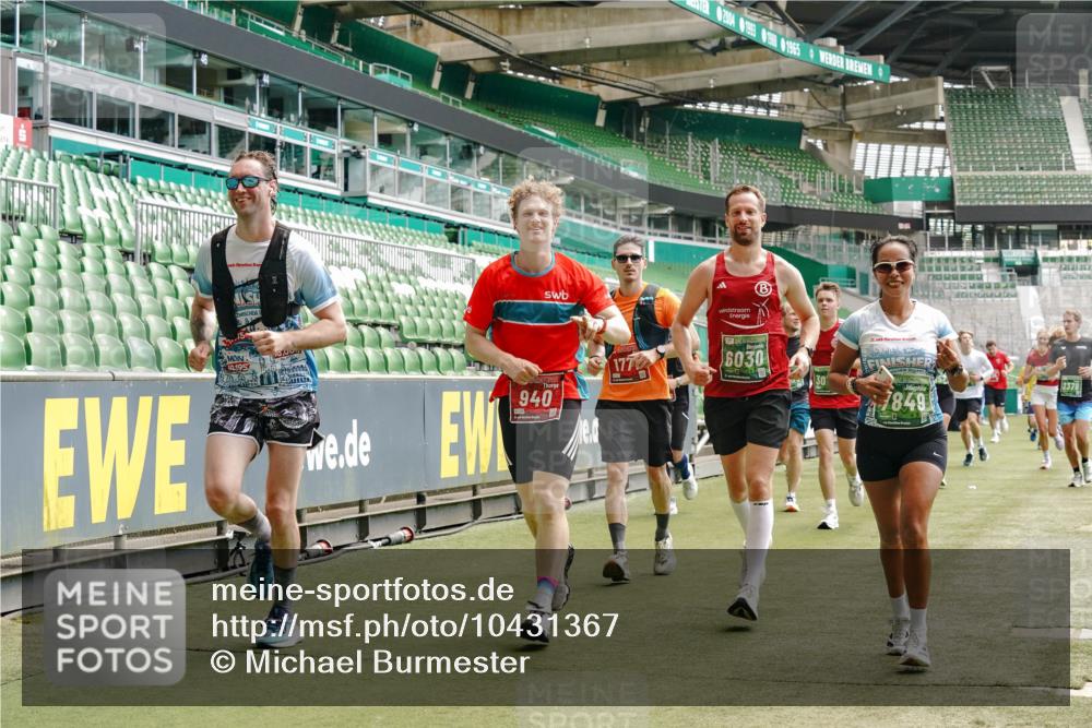 13.09.2026 - 21. swb-Marathon Bremen Michael Burmester http://msf.ph/oto/10431367 13.09.2026 13:04:14 Laufen im Stadion 178, 209, 210, 488, 534, 565, 596, 725, 762, 881, 940, 1014, 1239, 1307, 1343, 1373, 1456, 1458, 1460, 1479, 1611, 1649, 1653, 1656, 1687, 1771, 1780, 1941, 2023, 2223, 2369, 2421, 2430, 2434, 2452, 2513, 2625, 2723, 2851, 2867, 2872, 2891, 2900, 2910, 2919, 2934, 2957, 2977, 3028, 3135, 3217, 3320, 3343, 3360, 3402, 3419, 3425, 3454, 3460, 3510, 3521, 3579, 3585, 3597, 3618, 3796, 3846, 3859, 3909, 3938, 3970, 3983, 4077, 4133, 242 meine-sportfotos.de