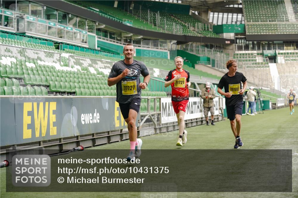 13.09.2026 - 21. swb-Marathon Bremen Michael Burmester http://msf.ph/oto/10431375 13.09.2026 10:22:39 Laufen im Stadion 10244, 10302, 10441, 10575, 10926, 11083, 11127, 11142, 11198, 11227, 11338, 11454, 11619, 11713, 11721, 11738, 11854, 11916, 11944, 12003, 12053, 12209, 12339, 12370, 12395, 12456, 12520, 12538, 13507, 13513, 13519, 13535, 13539, 13548, 13551, 13553, 13556, 13559, 13563, 13568, 13575, 13584, 13587, 13606, 13608, 13616, 13636, 13641, 13642, 10366, 10475, 11481, 11652, 12457, 13530, 13533, 13534, 13536, 13541, 13543, 13554, 13564 meine-sportfotos.de