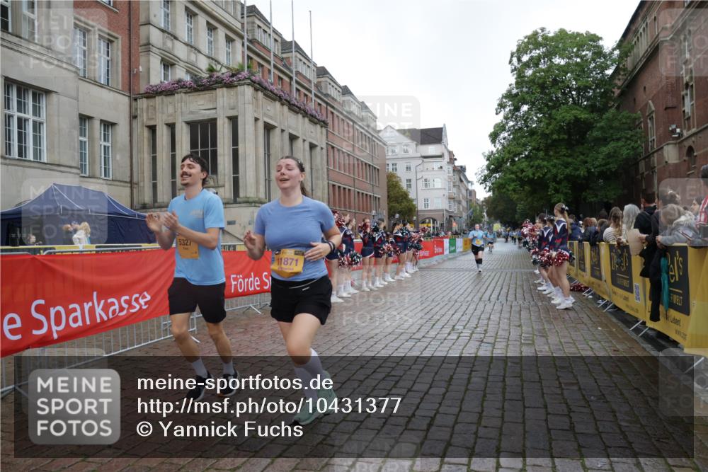 13.09.2026 - Kiel Lauf Yannick Fuchs http://msf.ph/oto/10431377 13.09.2026 11:16:00 Ziel 1605, 2414, 4216, 4309, 4571, 9204, 9348, 9708, 1246, 2414, 3087, 4309, 4571, 5327, 9175, 9708, 11871, 12831, 12832, 12833, 12834, 1391, 2511, 3196, 5714, 5808, 6211, 6999, 9484, 11678, 11680, 12273, 12274, 12275, 12556, 155, 2401, 5327, 11871 meine-sportfotos.de