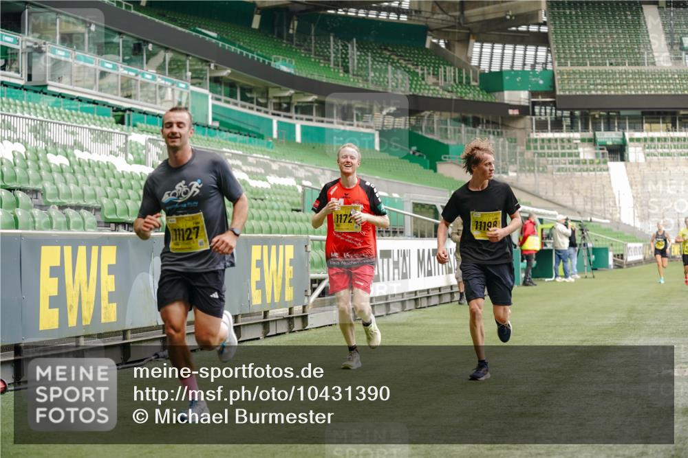13.09.2026 - 21. swb-Marathon Bremen Michael Burmester http://msf.ph/oto/10431390 13.09.2026 10:22:40 Laufen im Stadion 10244, 10302, 10441, 10575, 10926, 11083, 11127, 11142, 11198, 11227, 11338, 11454, 11619, 11713, 11721, 11738, 11854, 11916, 11944, 12003, 12053, 12209, 12339, 12370, 12395, 12456, 12520, 12538, 13507, 13513, 13519, 13535, 13539, 13548, 13551, 13553, 13556, 13559, 13563, 13568, 13584, 13587, 13606, 13608, 13616, 13636, 13641, 13642, 10366, 10475, 11481, 11652, 12457, 13530, 13533, 13534, 13536, 13541, 13543, 13554, 13564 meine-sportfotos.de