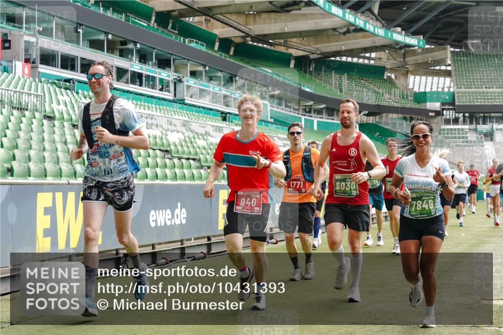 13.09.2026 - 21. swb-Marathon Bremen Michael Burmester http://msf.ph/oto/10431393 13.09.2026 13:04:14 Laufen im Stadion 178, 209, 210, 488, 534, 565, 596, 725, 762, 881, 940, 1014, 1239, 1307, 1343, 1373, 1456, 1458, 1460, 1479, 1611, 1649, 1653, 1656, 1687, 1771, 1780, 1941, 2023, 2223, 2369, 2421, 2430, 2434, 2452, 2513, 2625, 2723, 2851, 2867, 2872, 2891, 2900, 2910, 2919, 2934, 2957, 2977, 3028, 3135, 3217, 3320, 3343, 3360, 3402, 3419, 3425, 3454, 3460, 3510, 3521, 3579, 3585, 3597, 3618, 3796, 3846, 3859, 3909, 3938, 3970, 3983, 4077, 4133, 242 meine-sportfotos.de