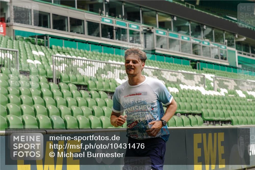 13.09.2026 - 21. swb-Marathon Bremen Michael Burmester http://msf.ph/oto/10431476 13.09.2026 12:27:18 Laufen im Stadion 103, 206, 238, 322, 420, 553, 841, 875, 1161, 1187, 1352, 1724, 1840, 1917, 2032, 2143, 3662, 4264, 129, 149, 289, 798, 1483, 1490, 1567 meine-sportfotos.de