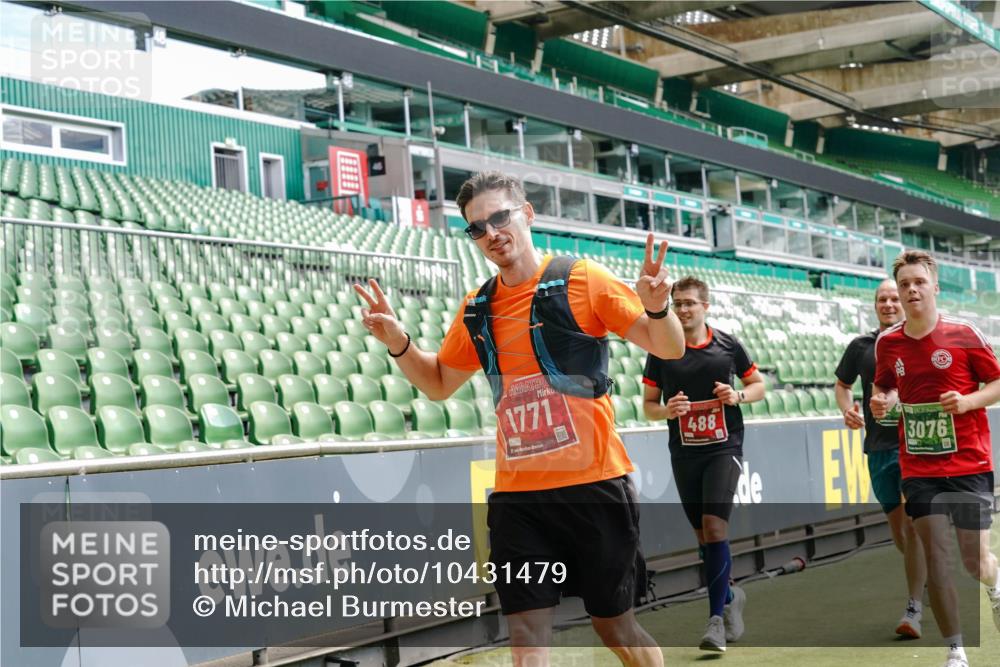 13.09.2026 - 21. swb-Marathon Bremen Michael Burmester http://msf.ph/oto/10431479 13.09.2026 13:04:17 Laufen im Stadion 178, 209, 210, 488, 534, 565, 596, 725, 762, 881, 940, 1014, 1239, 1307, 1343, 1373, 1456, 1458, 1460, 1479, 1611, 1627, 1649, 1653, 1656, 1687, 1771, 1780, 1932, 1941, 2023, 2126, 2223, 2369, 2430, 2434, 2452, 2513, 2625, 2723, 2851, 2867, 2872, 2891, 2900, 2910, 2919, 2934, 2957, 2959, 2977, 3028, 3135, 3217, 3320, 3343, 3360, 3402, 3419, 3425, 3454, 3460, 3510, 3521, 3579, 3597, 3618, 3796, 3846, 3859, 3909, 3938, 3970, 3983, 4077, 4133, 242 meine-sportfotos.de
