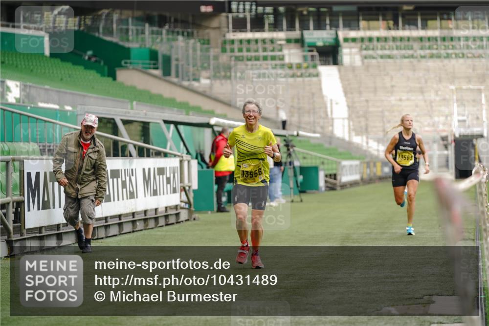 13.09.2026 - 21. swb-Marathon Bremen Michael Burmester http://msf.ph/oto/10431489 13.09.2026 10:22:45 Laufen im Stadion 10244, 10302, 10441, 10575, 10782, 10926, 11083, 11127, 11198, 11227, 11338, 11454, 11619, 11713, 11721, 11738, 11854, 11916, 11944, 12003, 12053, 12209, 12339, 12370, 12395, 12404, 12456, 12520, 12538, 13507, 13513, 13519, 13535, 13539, 13551, 13553, 13556, 13559, 13563, 13568, 13584, 13587, 13606, 13608, 13616, 13636, 13641, 13642, 10366, 10475, 11481, 11652, 13530, 13533, 13534, 13536, 13541, 13543, 13554, 13564 meine-sportfotos.de