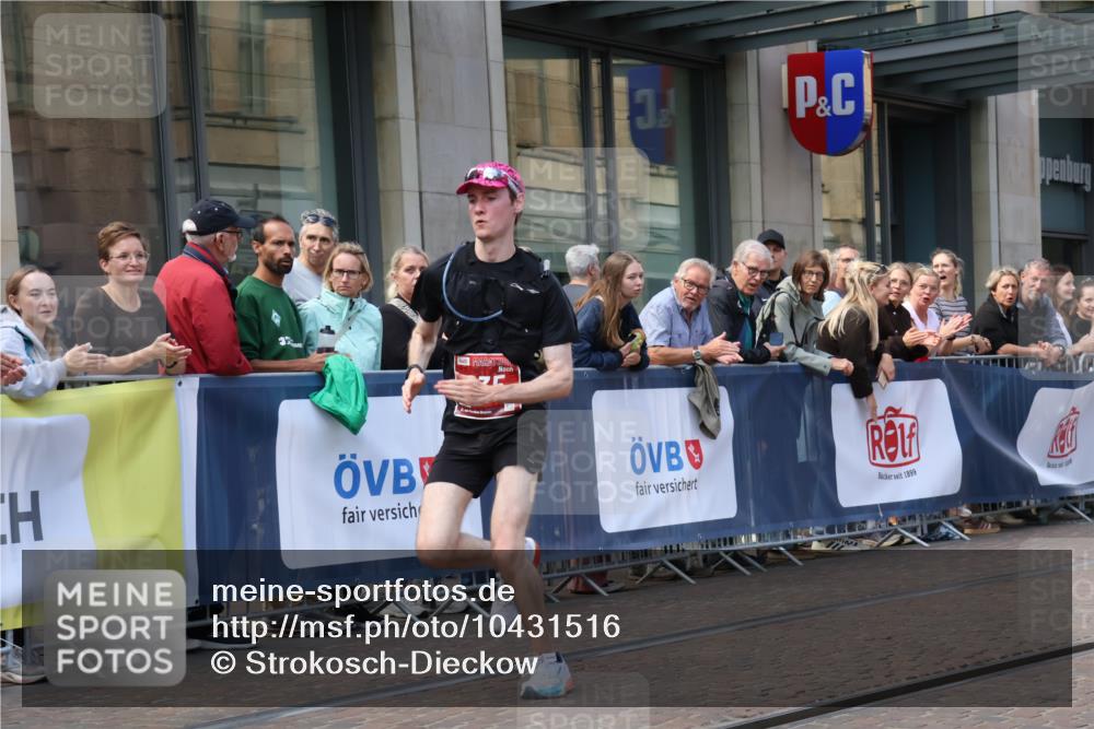 13.09.2026 - 21. swb-Marathon Bremen Strokosch-Dieckow http://msf.ph/oto/10431516 13.09.2026 13:11:23 Ziel 382, 826, 4368, 4651, 5585, 6059, 6668, 7109, 8982, 8996, 9398, 13055, 335, 1349, 2087, 3440, 3448, 3484, 3647, 3899, 4429, 6274, 6471, 8183, 8474, 9291, 9410, 9618, 9762 meine-sportfotos.de