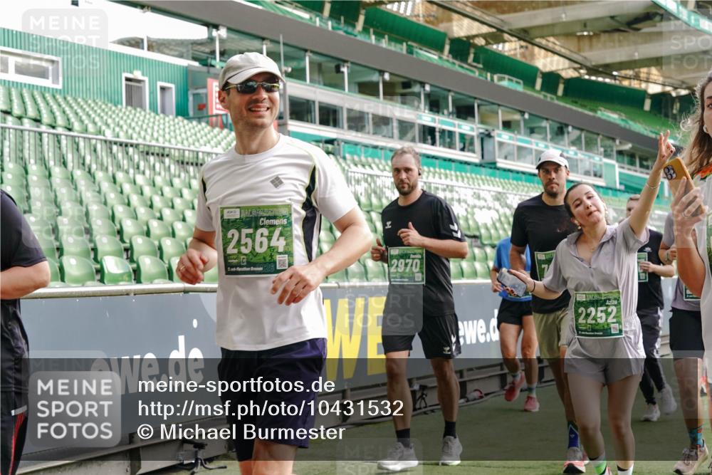 13.09.2026 - 21. swb-Marathon Bremen Michael Burmester http://msf.ph/oto/10431532 13.09.2026 13:28:58 Laufen im Stadion 111, 171, 220, 422, 476, 478, 597, 685, 726, 729, 754, 829, 888, 925, 986, 1079, 1217, 1220, 1242, 1270, 1298, 1325, 1384, 1496, 1615, 1741, 1777, 1886, 1958, 1984, 2236, 2238, 2326, 2365, 2436, 2472, 2502, 2546, 2574, 2593, 2740, 2743, 2830, 2862, 2868, 2876, 2924, 2991, 3020, 3053, 3061, 3129, 3154, 3238, 3274, 3321, 3361, 3563, 3589, 3594, 3595, 3605, 3678, 3694, 3755, 3758, 3798, 3826, 3853, 3885, 3898, 3953, 3965, 3971, 3987, 4011, 4108, 4238, 4457, 4660 meine-sportfotos.de