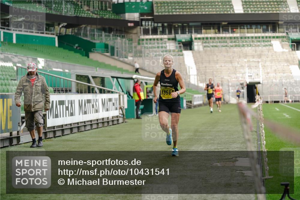 13.09.2026 - 21. swb-Marathon Bremen Michael Burmester http://msf.ph/oto/10431541 13.09.2026 10:22:49 Laufen im Stadion 10235, 10244, 10302, 10441, 10575, 10782, 10926, 11083, 11127, 11198, 11227, 11338, 11454, 11619, 11713, 11721, 11738, 11854, 11916, 11944, 12003, 12053, 12209, 12339, 12370, 12395, 12404, 12456, 12520, 12538, 13507, 13513, 13519, 13535, 13539, 13551, 13553, 13556, 13559, 13563, 13568, 13584, 13587, 13606, 13608, 13616, 13636, 13641, 13642, 10366, 10475, 11481, 11652, 13530, 13533, 13534, 13536, 13541, 13543, 13564 meine-sportfotos.de