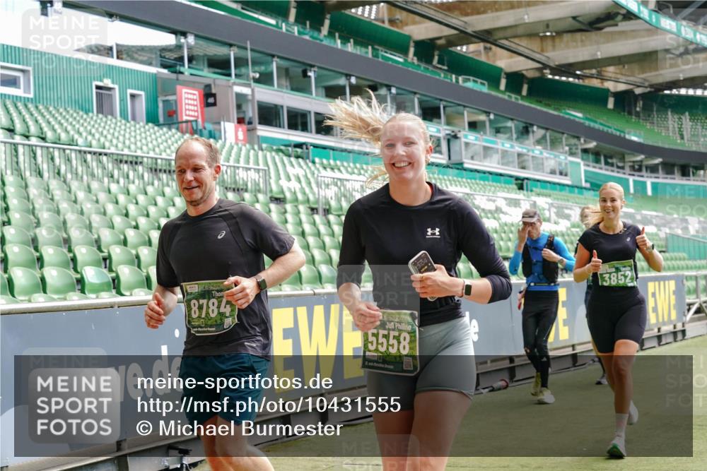 13.09.2026 - 21. swb-Marathon Bremen Michael Burmester http://msf.ph/oto/10431555 13.09.2026 13:04:19 Laufen im Stadion 178, 209, 210, 488, 534, 565, 596, 725, 762, 881, 940, 1014, 1239, 1307, 1343, 1373, 1456, 1458, 1460, 1479, 1611, 1627, 1649, 1653, 1656, 1687, 1771, 1780, 1914, 1932, 1941, 2023, 2126, 2223, 2369, 2430, 2434, 2452, 2513, 2625, 2723, 2851, 2867, 2872, 2891, 2900, 2910, 2919, 2934, 2957, 2959, 2977, 3028, 3135, 3217, 3320, 3343, 3360, 3402, 3419, 3425, 3454, 3460, 3510, 3521, 3579, 3597, 3618, 3796, 3846, 3859, 3909, 3970, 4077, 242 meine-sportfotos.de