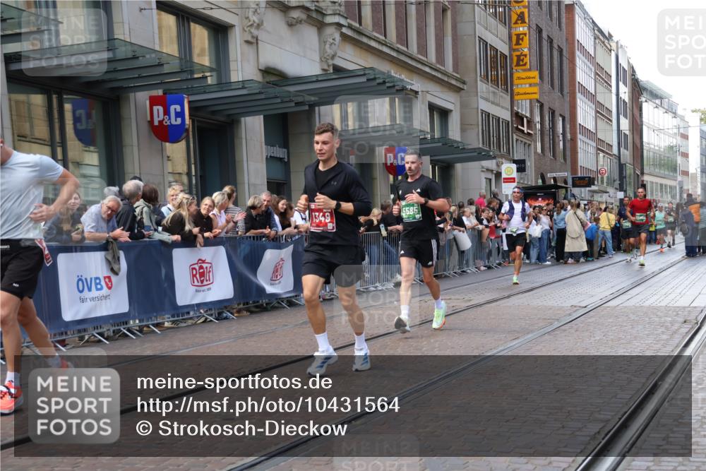 13.09.2026 - 21. swb-Marathon Bremen Strokosch-Dieckow http://msf.ph/oto/10431564 13.09.2026 13:11:24 Ziel 382, 826, 4368, 4651, 5521, 5585, 6059, 6668, 7109, 8982, 8996, 9398, 13055, 335, 382, 1349, 2087, 3440, 3448, 3484, 3647, 3899, 4429, 6274, 8183, 8474, 9291, 9410, 9618, 9762 meine-sportfotos.de