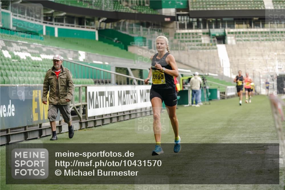 13.09.2026 - 21. swb-Marathon Bremen Michael Burmester http://msf.ph/oto/10431570 13.09.2026 10:22:50 Laufen im Stadion 10235, 10244, 10302, 10441, 10575, 10782, 10926, 11083, 11127, 11198, 11227, 11338, 11454, 11619, 11713, 11721, 11738, 11854, 11916, 11944, 12003, 12053, 12209, 12339, 12370, 12395, 12404, 12520, 12538, 13507, 13513, 13519, 13535, 13539, 13551, 13553, 13556, 13559, 13563, 13568, 13584, 13587, 13606, 13608, 13616, 13636, 13641, 13642, 10366, 10475, 11481, 11652, 13530, 13533, 13534, 13536, 13541, 13543, 13564 meine-sportfotos.de