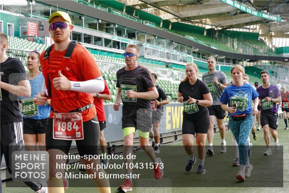 13.09.2026 - 21. swb-Marathon Bremen Michael Burmester http://msf.ph/oto/10431573 13.09.2026 13:29:01 Laufen im Stadion 111, 171, 220, 422, 476, 478, 685, 726, 729, 754, 829, 888, 925, 986, 1079, 1217, 1220, 1242, 1270, 1298, 1325, 1384, 1496, 1615, 1741, 1777, 1886, 1958, 1984, 2236, 2238, 2326, 2365, 2436, 2472, 2502, 2546, 2574, 2593, 2740, 2743, 2830, 2862, 2868, 2924, 2991, 3020, 3053, 3061, 3129, 3154, 3238, 3274, 3321, 3361, 3563, 3589, 3594, 3595, 3605, 3678, 3694, 3755, 3758, 3798, 3826, 3853, 3885, 3898, 3953, 3965, 3971, 3987, 4011, 4108, 4238, 4457, 4660 meine-sportfotos.de