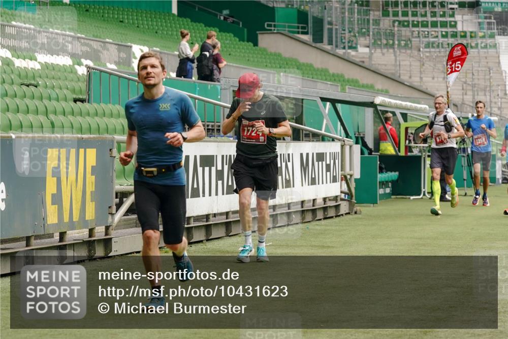 13.09.2026 - 21. swb-Marathon Bremen Michael Burmester http://msf.ph/oto/10431623 13.09.2026 12:27:49 Laufen im Stadion 103, 206, 238, 322, 358, 420, 553, 574, 649, 841, 1161, 1253, 1256, 1352, 1391, 1525, 1724, 1783, 1917, 2032, 3662, 4264, 149, 289, 798, 814, 1313, 1483, 1490, 1544, 1567 meine-sportfotos.de