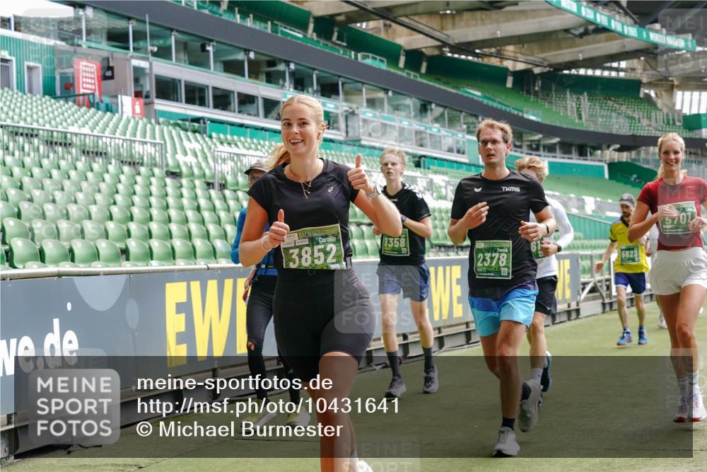 13.09.2026 - 21. swb-Marathon Bremen Michael Burmester http://msf.ph/oto/10431641 13.09.2026 13:04:20 Laufen im Stadion 178, 209, 210, 488, 534, 565, 596, 725, 762, 881, 940, 1014, 1239, 1307, 1343, 1373, 1456, 1458, 1460, 1479, 1611, 1627, 1649, 1653, 1656, 1687, 1771, 1780, 1914, 1932, 1941, 2023, 2126, 2223, 2369, 2430, 2434, 2452, 2513, 2625, 2723, 2851, 2867, 2872, 2891, 2900, 2910, 2919, 2934, 2957, 2959, 2977, 3028, 3135, 3217, 3320, 3343, 3360, 3402, 3419, 3425, 3454, 3460, 3510, 3521, 3579, 3597, 3618, 3796, 3846, 3859, 3909, 3970, 4077, 242 meine-sportfotos.de