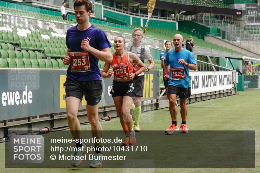 13.09.2026 - 21. swb-Marathon Bremen Michael Burmester http://msf.ph/oto/10431710 13.09.2026 12:27:58 Laufen im Stadion 103, 238, 322, 358, 420, 553, 574, 649, 841, 1161, 1253, 1256, 1352, 1391, 1428, 1525, 1724, 1783, 1917, 2032, 3662, 4264, 149, 289, 798, 814, 1313, 1483, 1490, 1544, 1567 meine-sportfotos.de