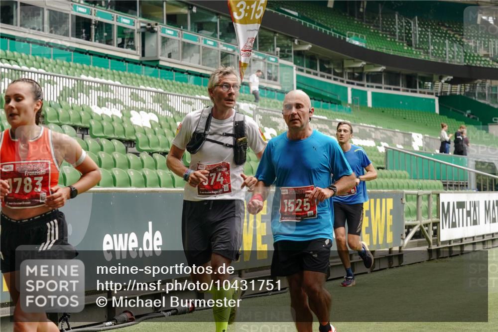 13.09.2026 - 21. swb-Marathon Bremen Michael Burmester http://msf.ph/oto/10431751 13.09.2026 12:27:59 Laufen im Stadion 103, 238, 322, 358, 420, 553, 574, 649, 841, 1161, 1253, 1256, 1352, 1391, 1428, 1525, 1724, 1783, 1917, 2032, 3662, 4264, 149, 289, 798, 814, 1313, 1483, 1490, 1544, 1567 meine-sportfotos.de