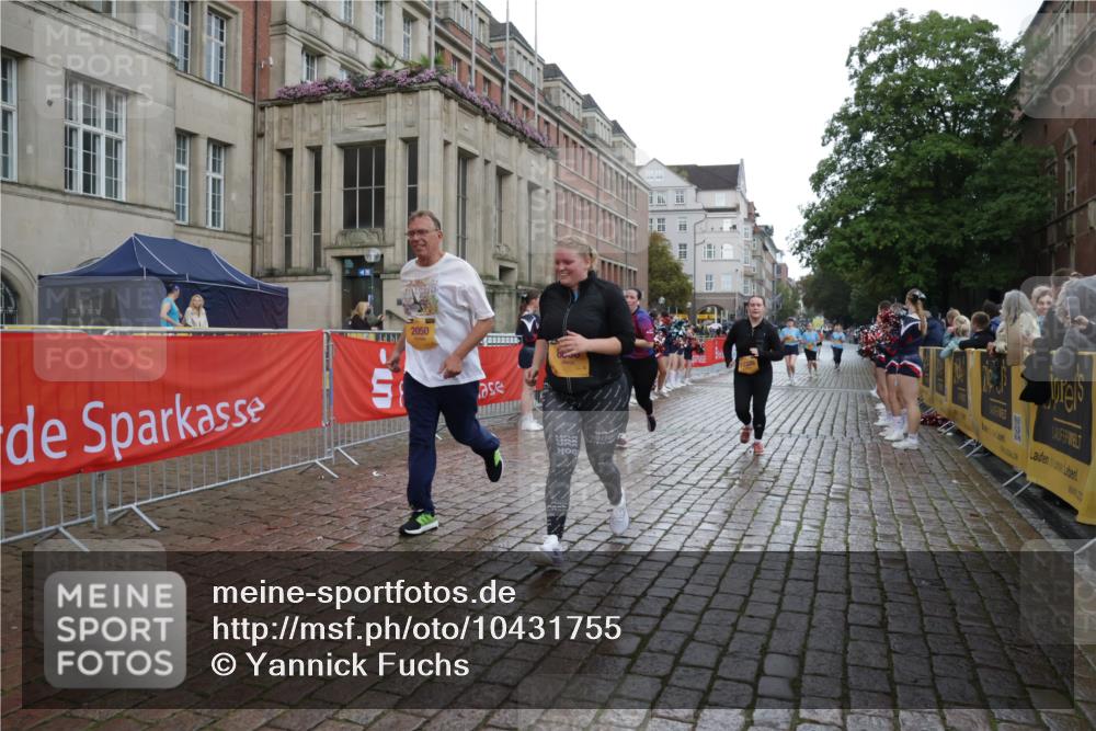 13.09.2026 - Kiel Lauf Yannick Fuchs http://msf.ph/oto/10431755 13.09.2026 11:17:24 Ziel 7400, 9570, 608, 2050, 3995, 7800, 7880, 8630, 9428, 12226, 12370, 7720, 1925, 2050, 6977, 8630, 8964, 10554, 11584, 12226, 12370 meine-sportfotos.de