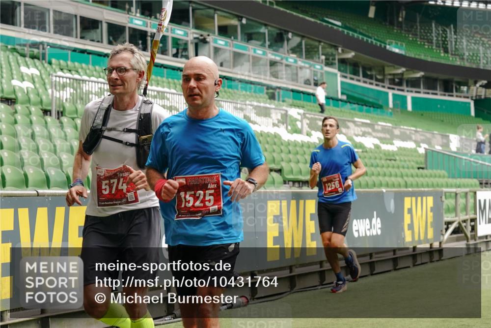 13.09.2026 - 21. swb-Marathon Bremen Michael Burmester http://msf.ph/oto/10431764 13.09.2026 12:28:00 Laufen im Stadion 103, 238, 358, 420, 553, 574, 649, 959, 1161, 1253, 1256, 1352, 1391, 1428, 1525, 1724, 1783, 1917, 2032, 3662, 4264, 149, 289, 798, 814, 1313, 1483, 1490, 1544, 1567 meine-sportfotos.de