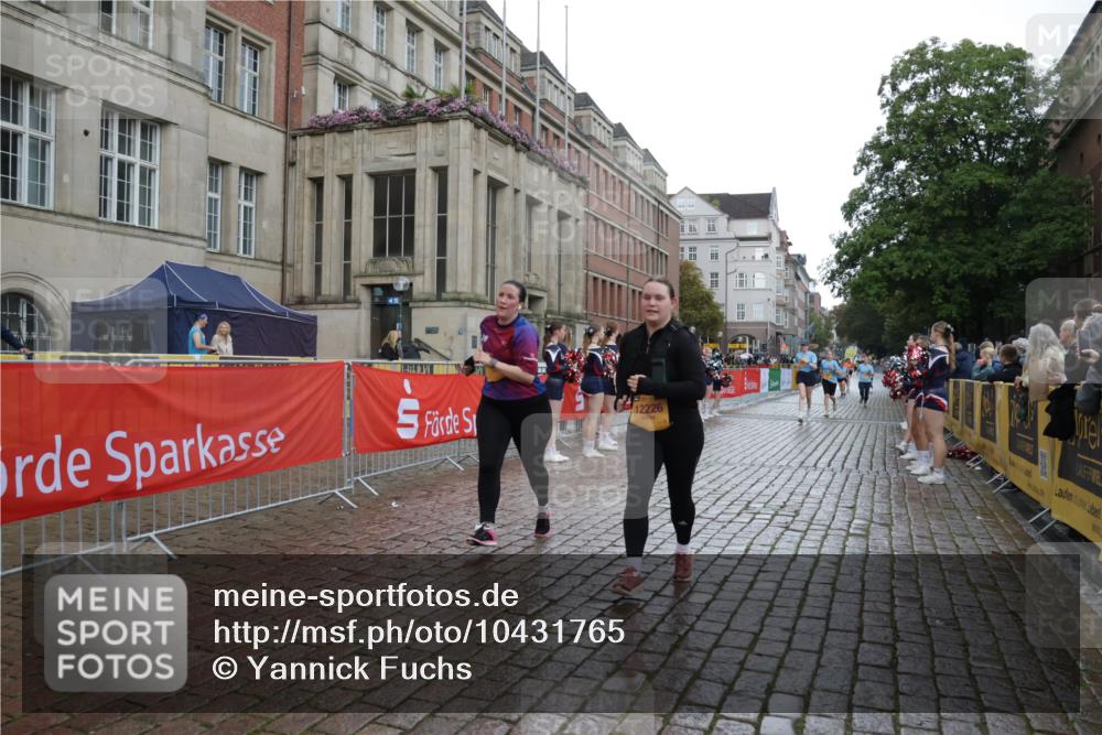13.09.2026 - Kiel Lauf Yannick Fuchs http://msf.ph/oto/10431765 13.09.2026 11:17:25 Ziel 7400, 9570, 608, 2050, 3995, 7400, 7800, 7880, 8630, 9428, 12226, 12370, 7720, 1925, 2050, 6977, 8630, 8964, 10554, 11584, 12226, 12370 meine-sportfotos.de