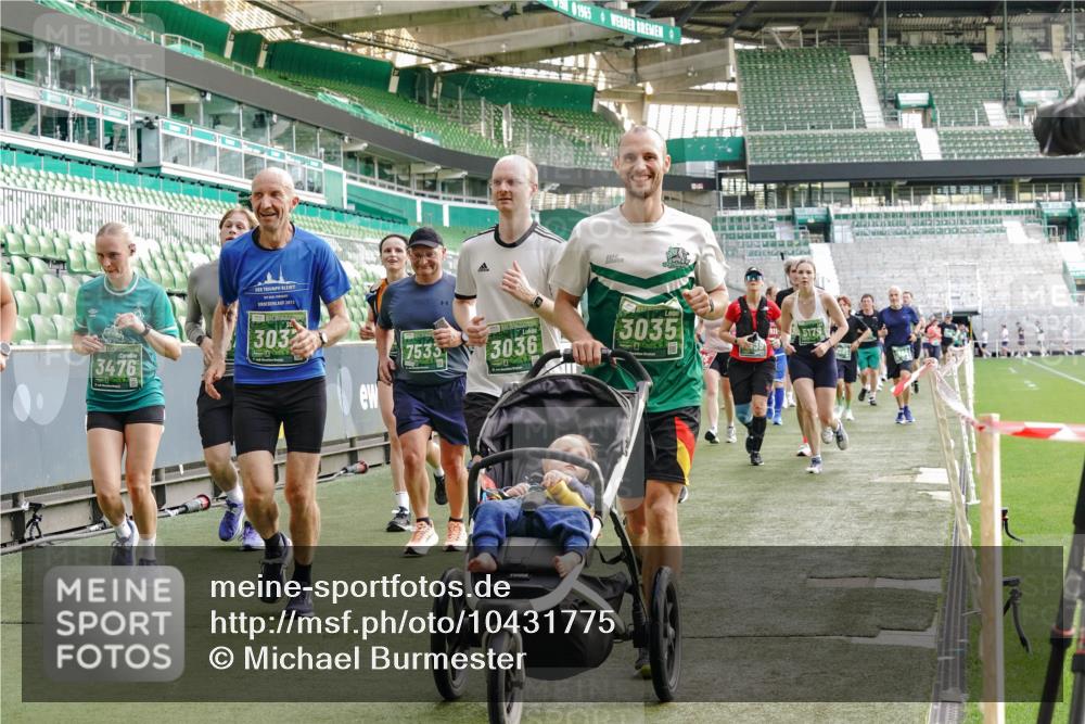 13.09.2026 - 21. swb-Marathon Bremen Michael Burmester http://msf.ph/oto/10431775 13.09.2026 13:29:08 Laufen im Stadion 111, 171, 220, 422, 476, 478, 685, 726, 729, 754, 829, 888, 925, 986, 1079, 1217, 1220, 1242, 1270, 1298, 1325, 1384, 1496, 1615, 1633, 1634, 1741, 1777, 1886, 1958, 1984, 2238, 2263, 2326, 2365, 2436, 2449, 2472, 2502, 2546, 2574, 2593, 2740, 2743, 2830, 2862, 2868, 2924, 2991, 3020, 3053, 3061, 3129, 3154, 3238, 3274, 3286, 3321, 3361, 3563, 3589, 3594, 3595, 3605, 3678, 3694, 3755, 3758, 3798, 3826, 3853, 3898, 3953, 3965, 3971, 3987, 4011, 4108, 4238, 4457, 4660 meine-sportfotos.de