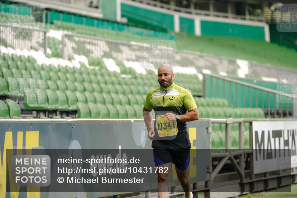 13.09.2026 - 21. swb-Marathon Bremen Michael Burmester http://msf.ph/oto/10431782 13.09.2026 10:23:07 Laufen im Stadion 10235, 10302, 10341, 10441, 10520, 10575, 10592, 10782, 10926, 11083, 11127, 11198, 11227, 11338, 11373, 11426, 11454, 11619, 11713, 11721, 11738, 11854, 11903, 11916, 11944, 12003, 12053, 12144, 12209, 12339, 12370, 12395, 12404, 12538, 13507, 13513, 13519, 13535, 13539, 13551, 13553, 13556, 13559, 13563, 13566, 13580, 13584, 13587, 13616, 13636, 13641, 13642, 10366, 10475, 11481, 11652, 13530, 13533, 13534, 13541, 13564 meine-sportfotos.de