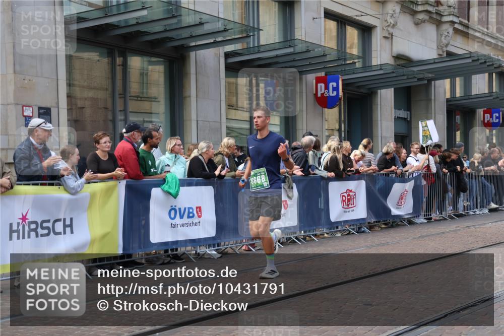 13.09.2026 - 21. swb-Marathon Bremen Strokosch-Dieckow http://msf.ph/oto/10431791 13.09.2026 13:11:32 Ziel 493, 826, 863, 2444, 3336, 4368, 4651, 4698, 5521, 5585, 5893, 6059, 6668, 8996, 9398, 13055, 382, 1349, 2087, 3440, 3899, 6274, 7109, 8474, 8982, 9291, 9618, 9762 meine-sportfotos.de