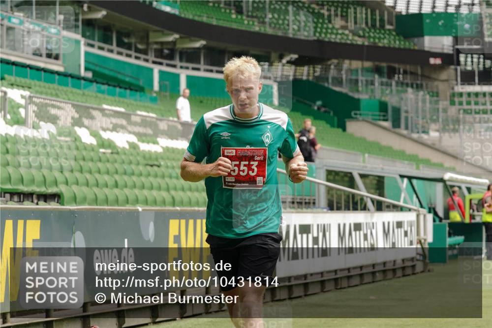 13.09.2026 - 21. swb-Marathon Bremen Michael Burmester http://msf.ph/oto/10431814 13.09.2026 12:28:04 Laufen im Stadion 103, 238, 358, 420, 553, 574, 649, 719, 959, 1161, 1253, 1256, 1352, 1391, 1428, 1525, 1724, 1783, 1917, 2032, 3662, 4264, 149, 289, 798, 814, 1313, 1483, 1490, 1544, 1567 meine-sportfotos.de