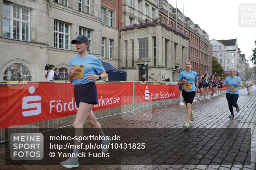 13.09.2026 - Kiel Lauf Yannick Fuchs http://msf.ph/oto/10431825 13.09.2026 11:17:32 Ziel 9570, 608, 3995, 7400, 7800, 7880, 9428, 9570, 7720, 7947, 608, 2050, 3995, 7800, 8630, 12226, 12370 meine-sportfotos.de