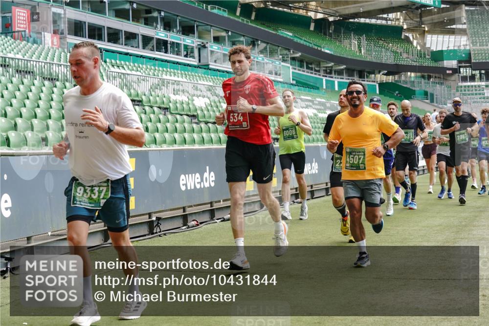 13.09.2026 - 21. swb-Marathon Bremen Michael Burmester http://msf.ph/oto/10431844 13.09.2026 13:04:26 Laufen im Stadion 178, 209, 210, 488, 534, 536, 565, 596, 725, 762, 881, 940, 1014, 1239, 1307, 1343, 1373, 1456, 1458, 1479, 1611, 1627, 1649, 1653, 1656, 1687, 1771, 1780, 1914, 1932, 1941, 2023, 2089, 2126, 2223, 2369, 2430, 2434, 2452, 2513, 2602, 2625, 2723, 2742, 2851, 2867, 2872, 2891, 2910, 2919, 2934, 2957, 2959, 2977, 3028, 3135, 3217, 3320, 3343, 3360, 3402, 3419, 3425, 3454, 3460, 3510, 3521, 3579, 3597, 3618, 3796, 3846, 3859, 3909, 4077, 242 meine-sportfotos.de