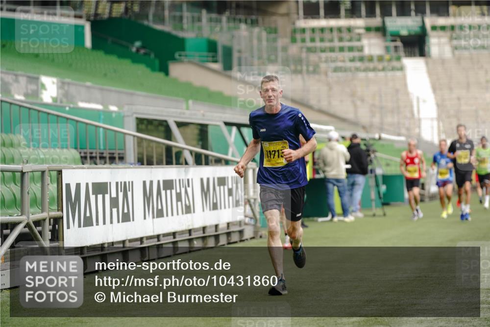 13.09.2026 - 21. swb-Marathon Bremen Michael Burmester http://msf.ph/oto/10431860 13.09.2026 10:23:13 Laufen im Stadion 10235, 10302, 10341, 10441, 10520, 10575, 10592, 10782, 10926, 11042, 11083, 11127, 11198, 11227, 11338, 11373, 11426, 11454, 11619, 11628, 11713, 11721, 11738, 11854, 11903, 11944, 12003, 12053, 12144, 12209, 12339, 12370, 12395, 12404, 12538, 13507, 13513, 13519, 13535, 13539, 13551, 13553, 13556, 13559, 13563, 13566, 13580, 13584, 13587, 13616, 13636, 13641, 13642, 10366, 10475, 11481, 11652, 13530, 13534, 13541, 13564 meine-sportfotos.de