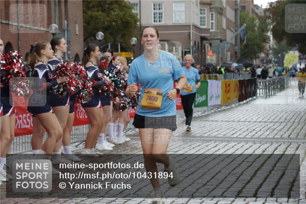 13.09.2026 - Kiel Lauf Yannick Fuchs http://msf.ph/oto/10431894 13.09.2026 11:17:47 Ziel 7720, 7947, 7400, 9570, 4186, 7400, 7880, 9428 meine-sportfotos.de
