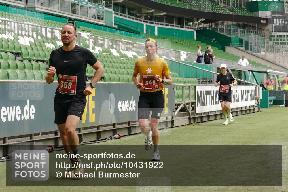13.09.2026 - 21. swb-Marathon Bremen Michael Burmester http://msf.ph/oto/10431922 13.09.2026 12:28:13 Laufen im Stadion 103, 238, 358, 420, 553, 574, 649, 719, 959, 1161, 1253, 1256, 1352, 1391, 1428, 1525, 1724, 1783, 1917, 2032, 3662, 4264, 149, 289, 798, 814, 968, 1313, 1483, 1490, 1544 meine-sportfotos.de