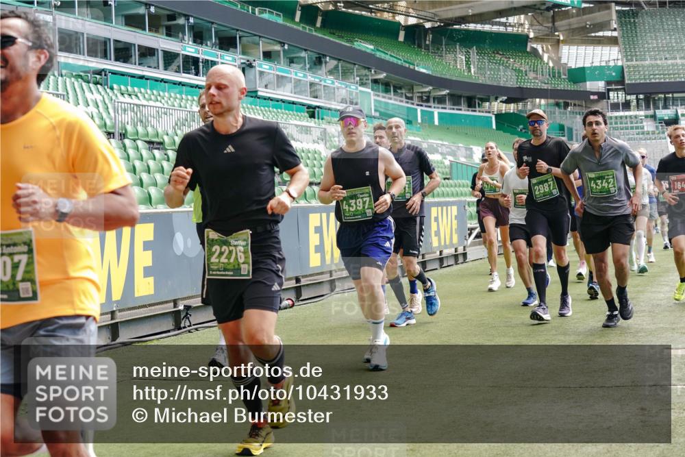 13.09.2026 - 21. swb-Marathon Bremen Michael Burmester http://msf.ph/oto/10431933 13.09.2026 13:04:27 Laufen im Stadion 178, 209, 210, 488, 534, 536, 565, 596, 725, 762, 881, 940, 1014, 1239, 1307, 1343, 1373, 1456, 1458, 1479, 1627, 1649, 1653, 1656, 1687, 1771, 1780, 1914, 1932, 1941, 2023, 2089, 2126, 2223, 2369, 2430, 2434, 2452, 2513, 2602, 2625, 2723, 2742, 2764, 2851, 2867, 2872, 2891, 2910, 2919, 2934, 2957, 2959, 2977, 2985, 3028, 3135, 3217, 3320, 3343, 3360, 3402, 3419, 3425, 3454, 3460, 3510, 3521, 3579, 3597, 3618, 3796, 3846, 3859, 3909, 4077, 242 meine-sportfotos.de