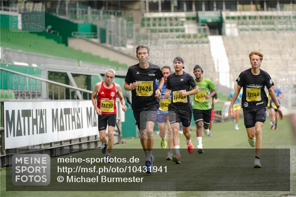 13.09.2026 - 21. swb-Marathon Bremen Michael Burmester http://msf.ph/oto/10431941 13.09.2026 10:23:20 Laufen im Stadion 10235, 10302, 10341, 10441, 10520, 10575, 10592, 10782, 10926, 11042, 11083, 11127, 11198, 11201, 11227, 11338, 11373, 11426, 11454, 11619, 11628, 11713, 11721, 11738, 11854, 11903, 11944, 12003, 12053, 12144, 12209, 12339, 12370, 12395, 12404, 12468, 12469, 12477, 12538, 13507, 13513, 13519, 13535, 13539, 13553, 13556, 13559, 13563, 13566, 13580, 13584, 13586, 13587, 13616, 13641, 13642, 10366, 10475, 11481, 11652, 13530, 13534, 13541 meine-sportfotos.de