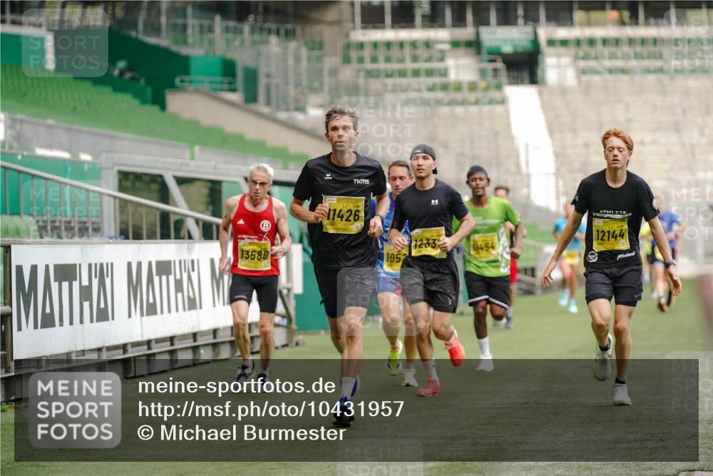13.09.2026 - 21. swb-Marathon Bremen Michael Burmester http://msf.ph/oto/10431957 13.09.2026 10:23:21 Laufen im Stadion 10235, 10302, 10341, 10441, 10520, 10575, 10592, 10618, 10782, 10926, 11042, 11127, 11198, 11201, 11227, 11338, 11373, 11426, 11454, 11619, 11628, 11713, 11721, 11738, 11854, 11903, 11944, 12003, 12053, 12144, 12209, 12339, 12370, 12395, 12404, 12468, 12469, 12477, 12538, 13507, 13513, 13519, 13535, 13539, 13553, 13556, 13559, 13563, 13566, 13580, 13584, 13586, 13587, 13616, 13641, 13642, 10366, 10475, 11481, 11652, 13530, 13534, 13541 meine-sportfotos.de