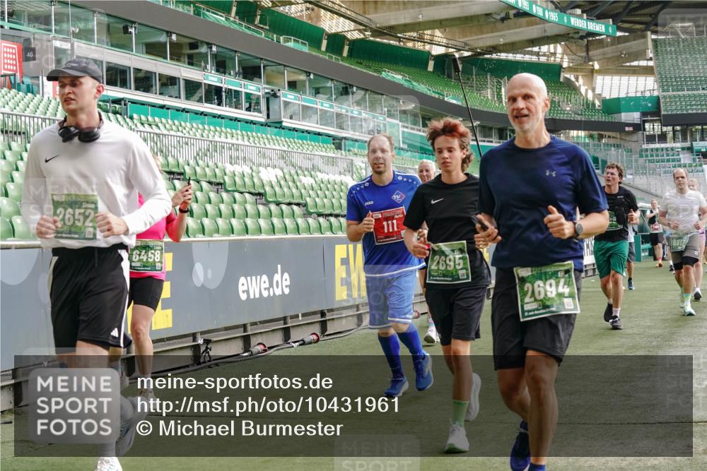 13.09.2026 - 21. swb-Marathon Bremen Michael Burmester http://msf.ph/oto/10431961 13.09.2026 13:29:17 Laufen im Stadion 111, 171, 220, 422, 476, 478, 685, 729, 754, 767, 829, 925, 986, 1079, 1217, 1220, 1242, 1270, 1298, 1325, 1384, 1496, 1615, 1633, 1634, 1741, 1777, 1886, 1958, 1983, 2238, 2263, 2326, 2365, 2436, 2449, 2472, 2502, 2546, 2574, 2593, 2738, 2740, 2743, 2830, 2862, 2868, 2924, 2991, 3020, 3053, 3061, 3129, 3154, 3238, 3274, 3286, 3321, 3361, 3563, 3589, 3594, 3595, 3605, 3678, 3694, 3755, 3758, 3798, 3826, 3853, 3898, 3929, 3953, 3965, 3971, 3987, 4011, 4056, 4108, 4238 meine-sportfotos.de