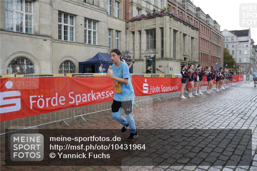 13.09.2026 - Kiel Lauf Yannick Fuchs http://msf.ph/oto/10431964 13.09.2026 11:18:43 Ziel 6513, 8181, 1645, 2503, 5422, 7298, 8171, 4035, 9893, 10057, 11039, 2503, 4186 meine-sportfotos.de