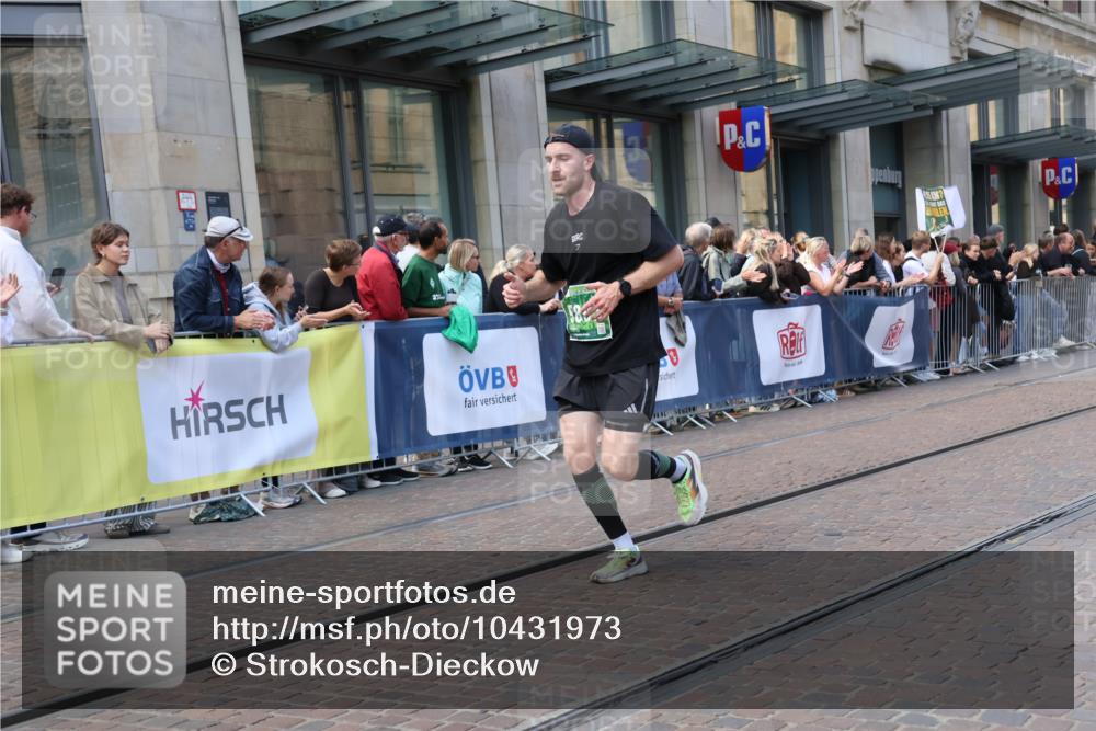 13.09.2026 - 21. swb-Marathon Bremen Strokosch-Dieckow http://msf.ph/oto/10431973 13.09.2026 13:11:42 Ziel 493, 826, 863, 2444, 2447, 2820, 3336, 3703, 4283, 4368, 4698, 5521, 5893, 5940, 6668, 6739, 7621, 8996, 9398, 382, 3899, 4651, 5585, 6059, 7109, 8982, 8996, 9291, 13055 meine-sportfotos.de