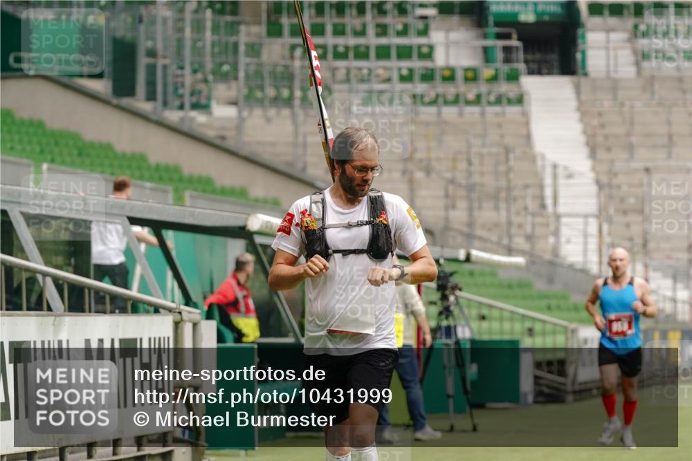 13.09.2026 - 21. swb-Marathon Bremen Michael Burmester http://msf.ph/oto/10431999 13.09.2026 12:28:24 Laufen im Stadion 103, 238, 358, 420, 553, 574, 649, 719, 959, 1161, 1253, 1256, 1352, 1391, 1428, 1525, 1724, 1783, 1917, 2032, 3662, 4264, 149, 289, 447, 814, 968, 1313, 1483, 1490, 1544, 2044 meine-sportfotos.de