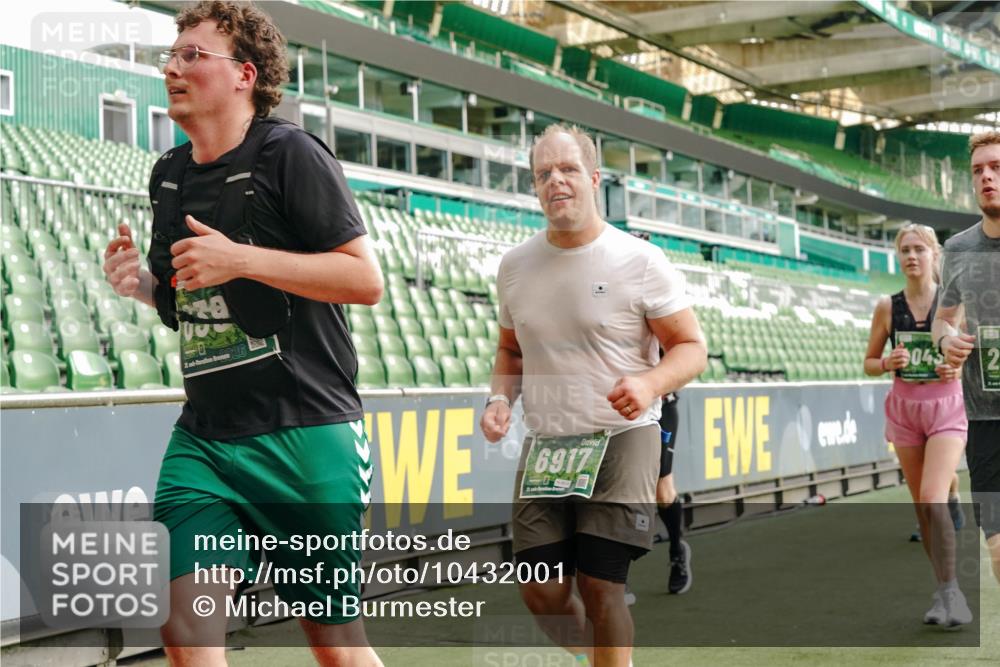 13.09.2026 - 21. swb-Marathon Bremen Michael Burmester http://msf.ph/oto/10432001 13.09.2026 13:29:22 Laufen im Stadion 111, 171, 220, 405, 422, 476, 478, 685, 729, 754, 767, 829, 925, 986, 1079, 1217, 1220, 1242, 1270, 1298, 1325, 1384, 1496, 1615, 1633, 1634, 1741, 1777, 1811, 1886, 1958, 1983, 2238, 2263, 2326, 2365, 2436, 2449, 2472, 2546, 2574, 2593, 2738, 2740, 2743, 2830, 2862, 2868, 2924, 2991, 3020, 3053, 3061, 3129, 3154, 3238, 3274, 3286, 3321, 3361, 3563, 3589, 3594, 3595, 3605, 3678, 3694, 3755, 3758, 3798, 3826, 3853, 3898, 3929, 3953, 3965, 3971, 3987, 4011, 4056, 4108, 4238 meine-sportfotos.de