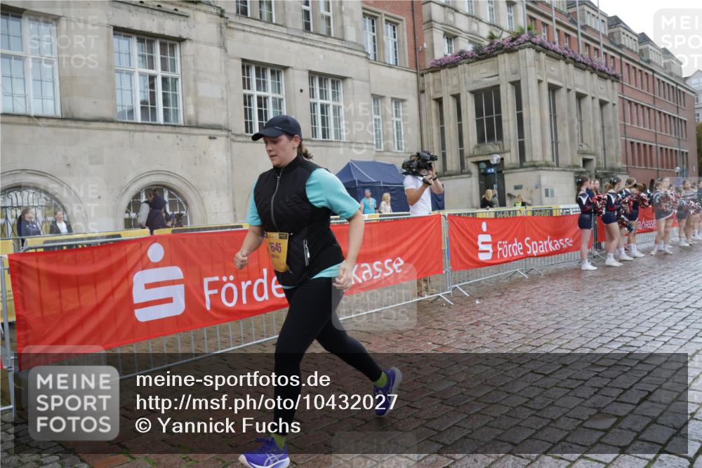 13.09.2026 - Kiel Lauf Yannick Fuchs http://msf.ph/oto/10432027 13.09.2026 11:19:03 Ziel 4035, 9893, 10057, 11039, 1645, 6513, 8181, 8735, 9103, 11388, 1645, 8171 meine-sportfotos.de