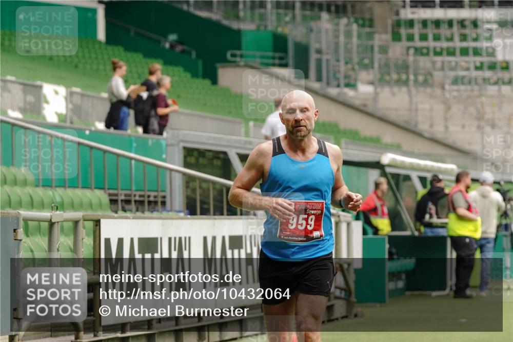 13.09.2026 - 21. swb-Marathon Bremen Michael Burmester http://msf.ph/oto/10432064 13.09.2026 12:28:35 Laufen im Stadion 103, 358, 420, 553, 574, 649, 719, 858, 934, 959, 1161, 1253, 1256, 1352, 1391, 1428, 1525, 1724, 1783, 1917, 2032, 3662, 4264, 149, 289, 447, 814, 968, 1187, 1313, 1544, 2044, 2143 meine-sportfotos.de