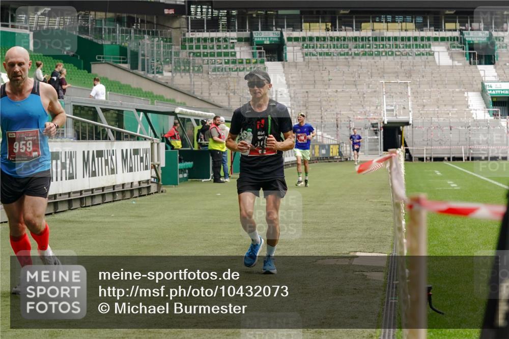 13.09.2026 - 21. swb-Marathon Bremen Michael Burmester http://msf.ph/oto/10432073 13.09.2026 12:28:37 Laufen im Stadion 103, 358, 420, 547, 553, 574, 649, 719, 858, 934, 959, 1161, 1253, 1256, 1352, 1391, 1428, 1525, 1724, 1783, 1917, 2032, 3662, 4264, 149, 447, 814, 968, 1187, 1313, 1544, 2044, 2143 meine-sportfotos.de