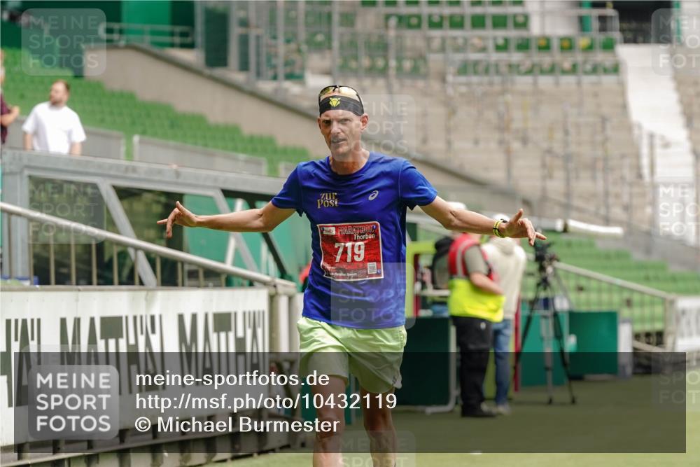 13.09.2026 - 21. swb-Marathon Bremen Michael Burmester http://msf.ph/oto/10432119 13.09.2026 12:28:44 Laufen im Stadion 358, 420, 520, 547, 553, 574, 649, 719, 858, 934, 959, 1161, 1253, 1256, 1352, 1391, 1428, 1525, 1724, 1783, 1917, 2032, 3662, 4264, 149, 447, 814, 968, 1187, 1313, 1544, 1840, 2044, 2143 meine-sportfotos.de